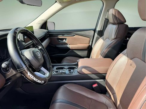 Used 2025 Honda Pilot Elite image 9