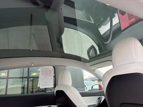 Used 2021 Tesla Model Y Long Range image 16