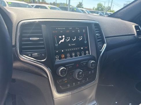Used 2018 Jeep Grand Cherokee Altitude AWD/4WD image 26