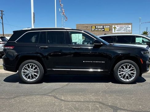 Certified 2023 Jeep Grand Cherokee Summit w/ Luxury Tech Group V AWD/4WD image 2