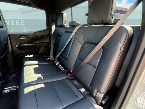 New 2026 GMC Canyon Elevation w/ Convenience Package image 10