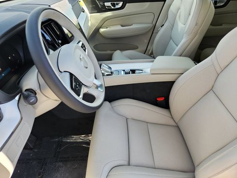 New 2026 Volvo XC60 B5 Ultra w/ Climate Package image 3