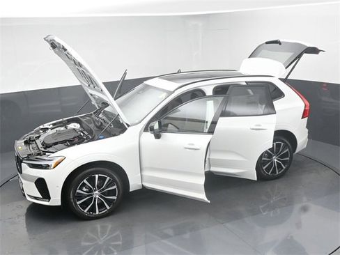 Used 2025 Volvo XC60 B5 Plus w/ Climate Package image 50