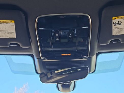 Used 2023 Land Rover Range Rover SE image 23