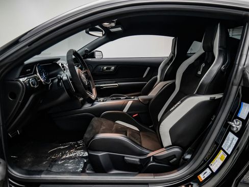 Used 2021 Ford Mustang Shelby GT500 w/ Carbon Fiber Track Pack image 47