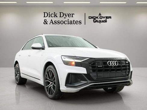 Used 2019 Audi Q8 Premium Plus w/ Premium Plus AWD/4WD image 3