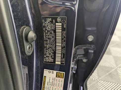 Used 2022 Toyota Corolla LE w/ Carpet Mat Package (TMS) image 39