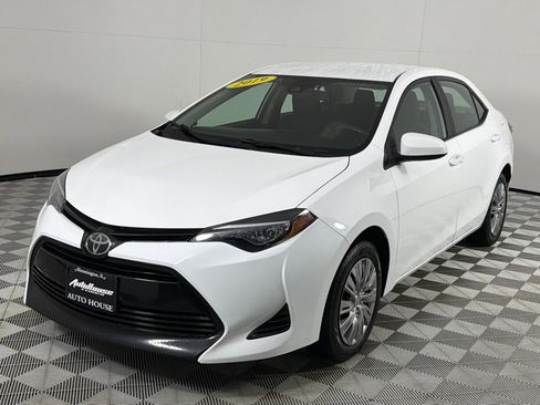 Used 2019 Toyota Corolla LE image 10