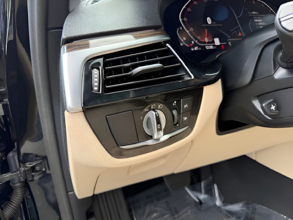 Used 2023 BMW 530i xDrive w/ Premium Package AWD/4WD image 13