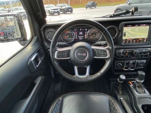 Used 2022 Jeep Gladiator Overland image 25