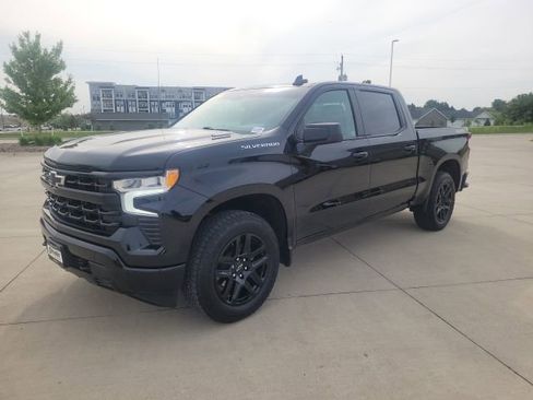Used 2024 Chevrolet Silverado 1500 RST w/ Protection Package AWD/4WD image 2
