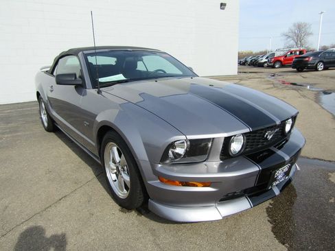 Used 2006 Ford Mustang GT Premium image 13