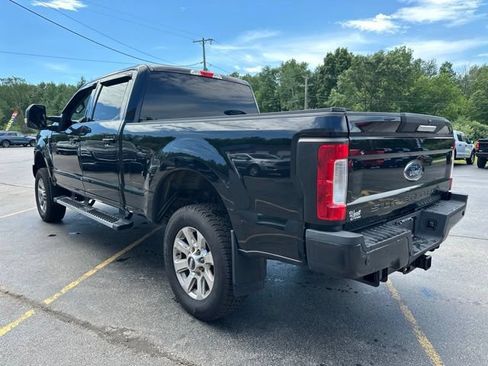 Used 2018 Ford F250 XLT w/ XLT Premium Package AWD/4WD image 6