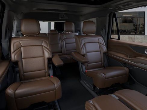 New 2026 Lincoln Navigator Reserve AWD/4WD image 11