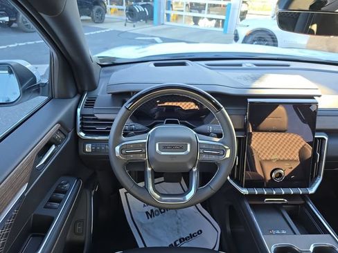 New 2026 GMC Acadia Denali w/ Super Cruise Package AWD/4WD image 13