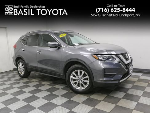 Used 2017 Nissan Rogue SV w/ SV Premium Package AWD/4WD image 1