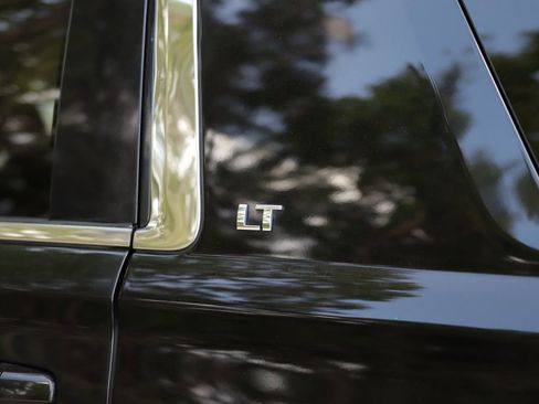 Used 2015 Chevrolet Suburban LT AWD/4WD image 41