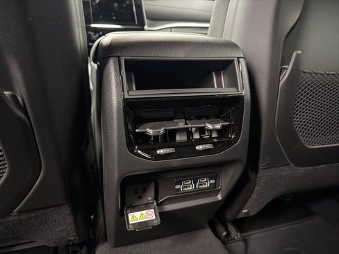 New 2025 Jeep Grand Cherokee Altitude image 12