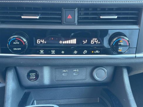 Used 2024 Nissan Rogue SV image 23