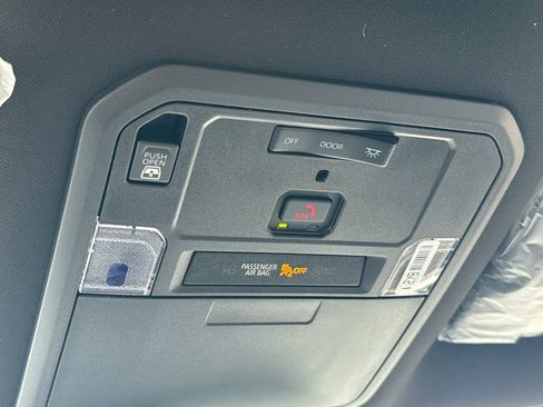 New 2026 Toyota Tundra Limited AWD/4WD image 33