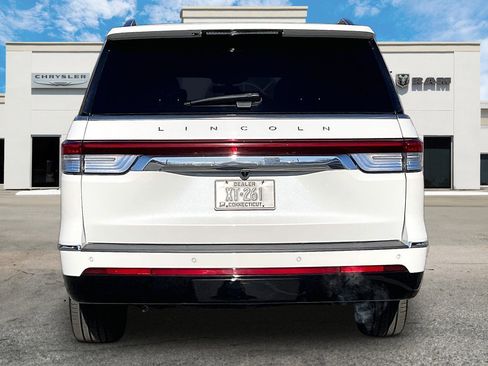 Used 2024 Lincoln Navigator Reserve w/ Equipment Group 201A image 4