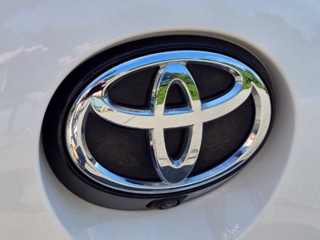 Used 2025 Toyota Corolla SE FWD image 15