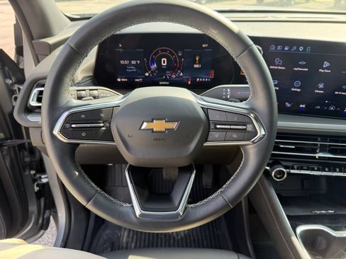 Used 2026 Chevrolet Traverse LT w/ Sun and Wheel Package AWD/4WD image 26