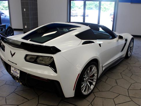 Used 2019 Chevrolet Corvette Z06 w/ Z07 Performance Package image 10