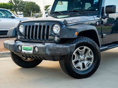 Used 2016 Jeep Wrangler Unlimited Rubicon w/ Connectivity Group AWD/4WD image 7
