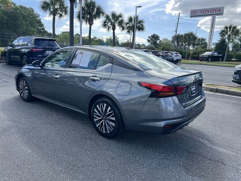 Used 2024 Nissan Altima 2.5 SV image 8
