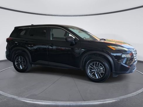 Used 2024 Nissan Rogue S FWD image 2