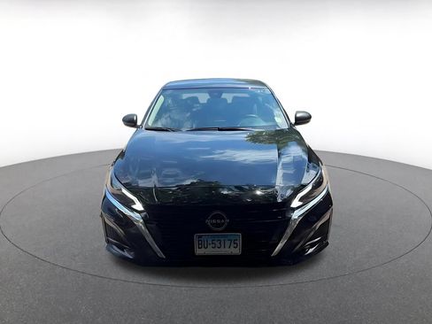 Used 2025 Nissan Altima 2.5 SV FWD image 3