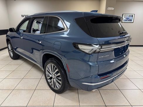Used 2025 Buick Enclave Avenir w/ Super Cruise Package image 4