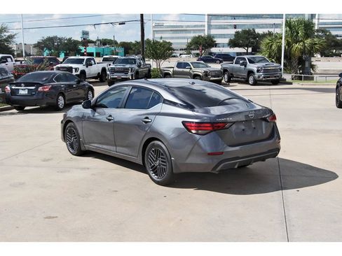 Used 2025 Nissan Sentra SV FWD image 4