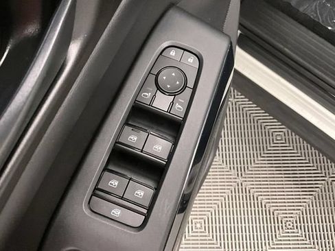 Used 2024 Nissan Pathfinder SV AWD/4WD image 41