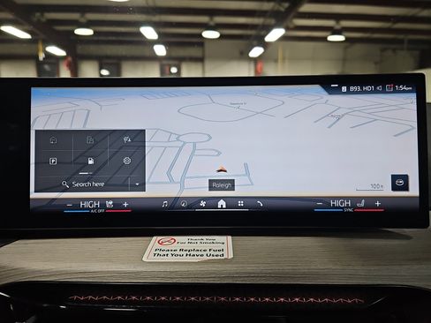 Certified 2025 BMW 330i Sedan w/ Premium Package image 23