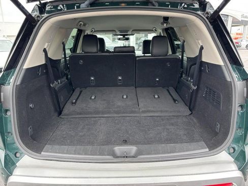 Used 2025 Nissan Pathfinder SL AWD/4WD image 7