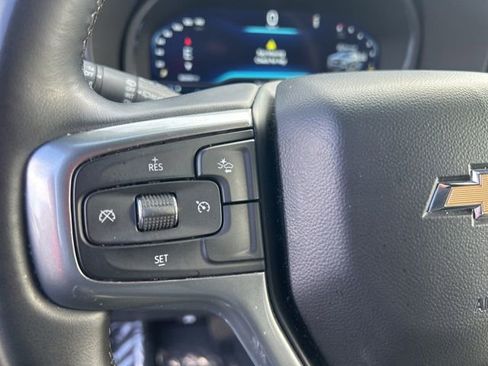 Used 2024 Chevrolet Suburban LT image 18