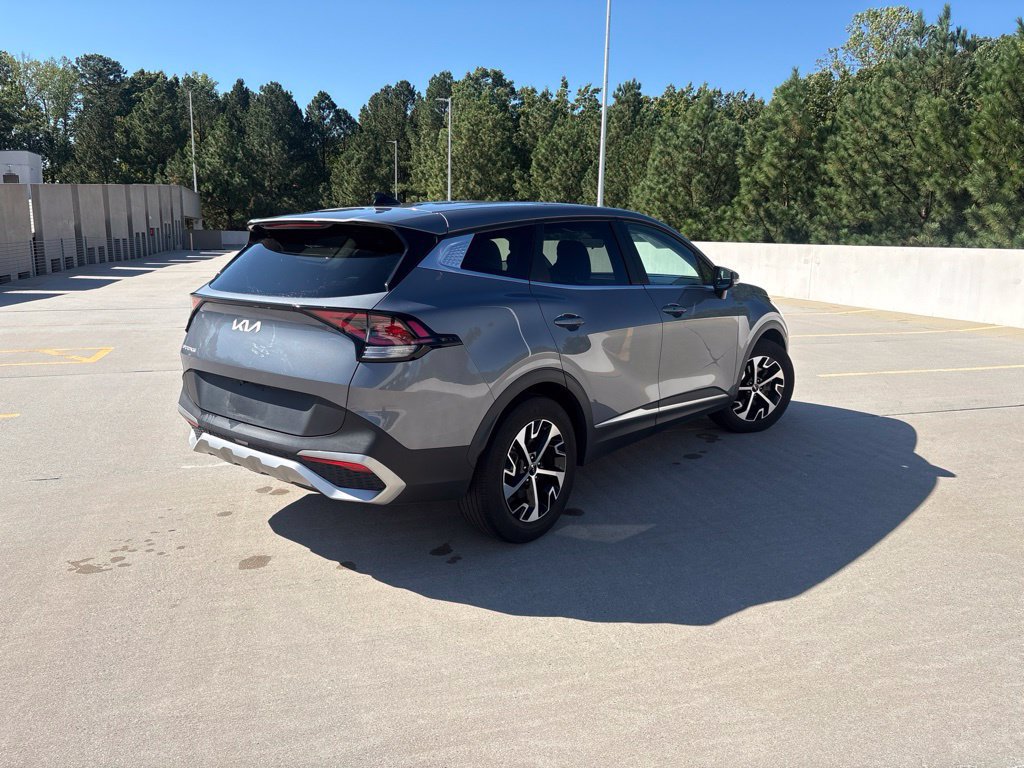 Used 2023 Kia Sportage EX FWD image 3