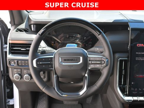 New 2026 GMC Yukon Denali w/ Denali Reserve Package AWD/4WD image 16