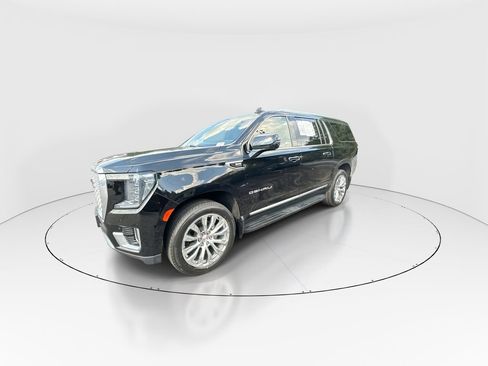 Used 2024 GMC Yukon XL Denali AWD/4WD image 4