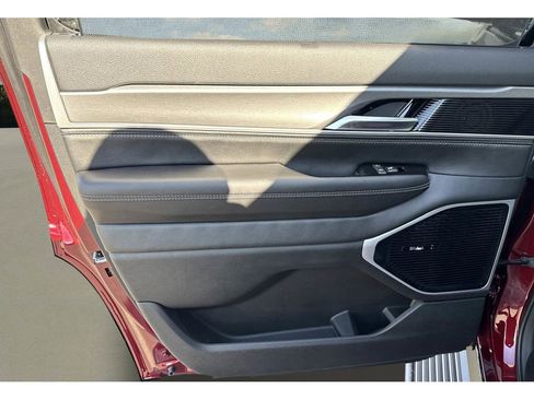 New 2026 Jeep Grand Wagoneer Limited image 19