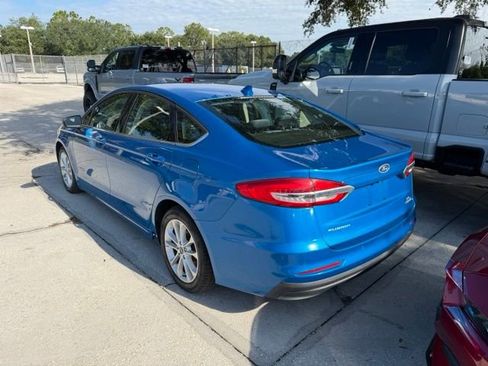 Used 2019 Ford Fusion SE FWD image 4