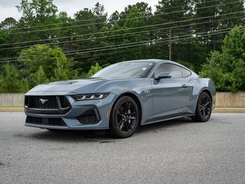 Used 2024 Ford Mustang GT RWD image 3