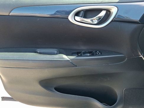 Used 2018 Nissan Sentra SR FWD image 12