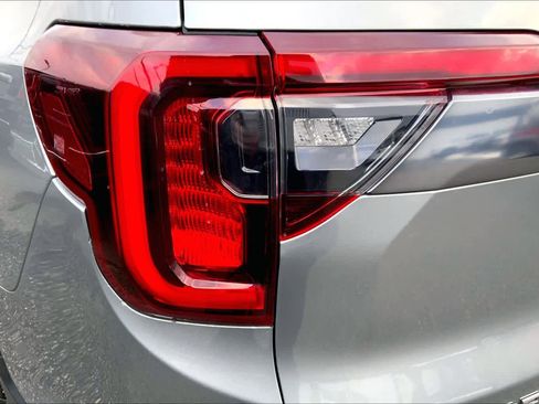 Used 2023 GMC Acadia AT4 w/ Technology Package image 26