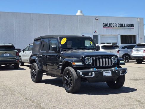 Used 2024 Jeep Wrangler Unlimited Sahara AWD/4WD image 2
