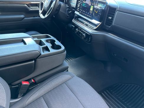 Used 2024 Chevrolet Silverado 2500 LT image 17