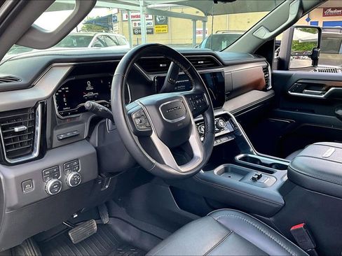 Used 2024 GMC Sierra 2500 Denali w/ Denali Reserve Package image 16