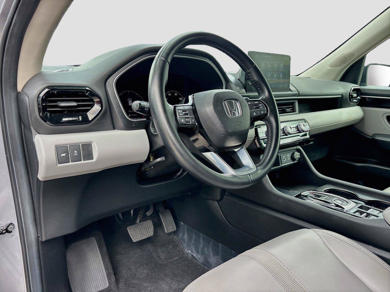 Certified 2025 Honda Pilot EX-L image 10